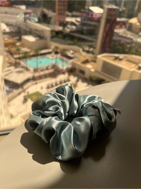 ❤️3/25 Satin Scrunchie in ocean blue color